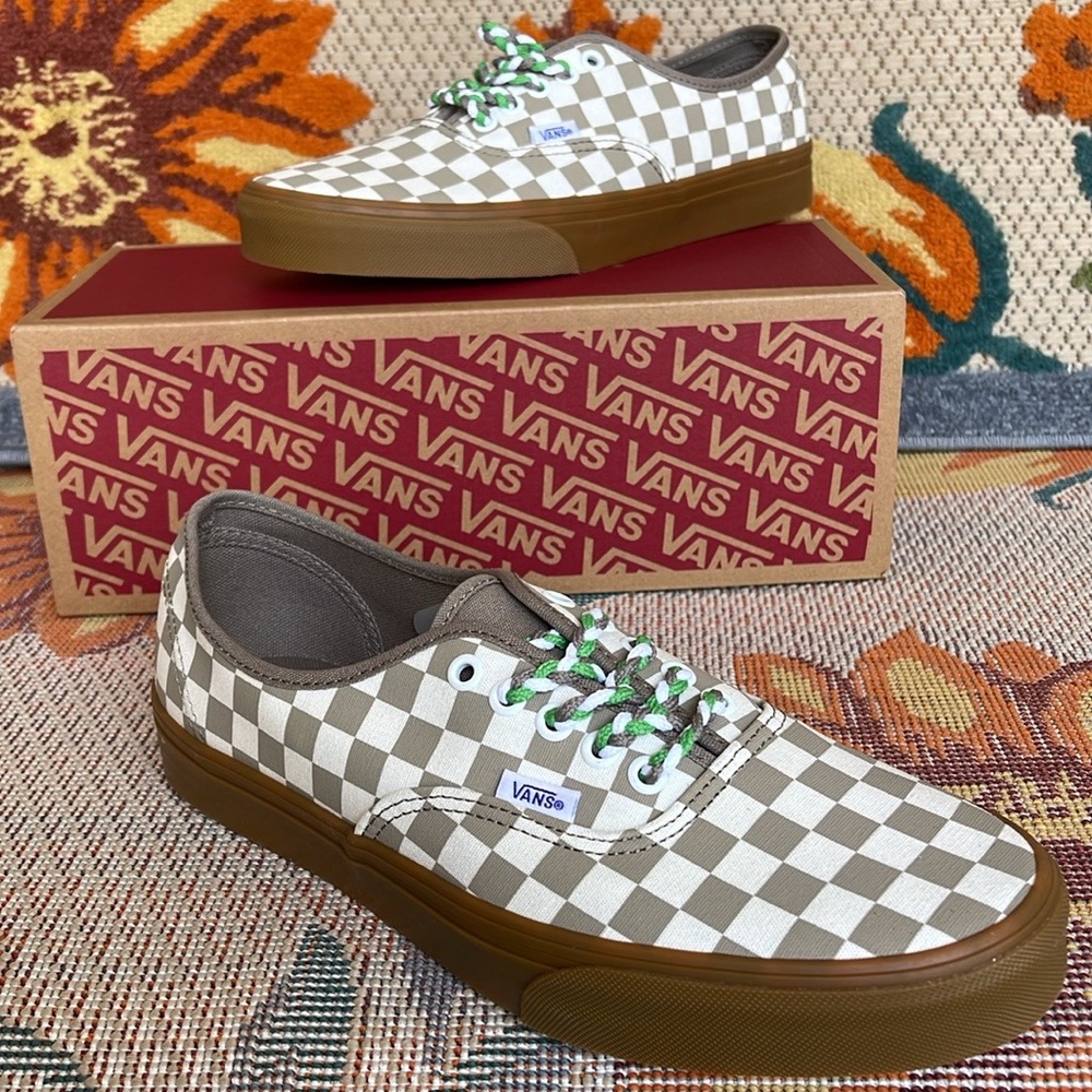 Vans Men’s Authentic
Checkerboard Moon Rock
VN0009PVCH8
SNEAKERS - Picture 2 of 16